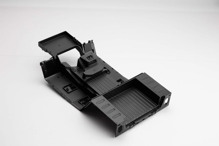 1:12 Hummer H1 black chassis with detailed interior and compartments