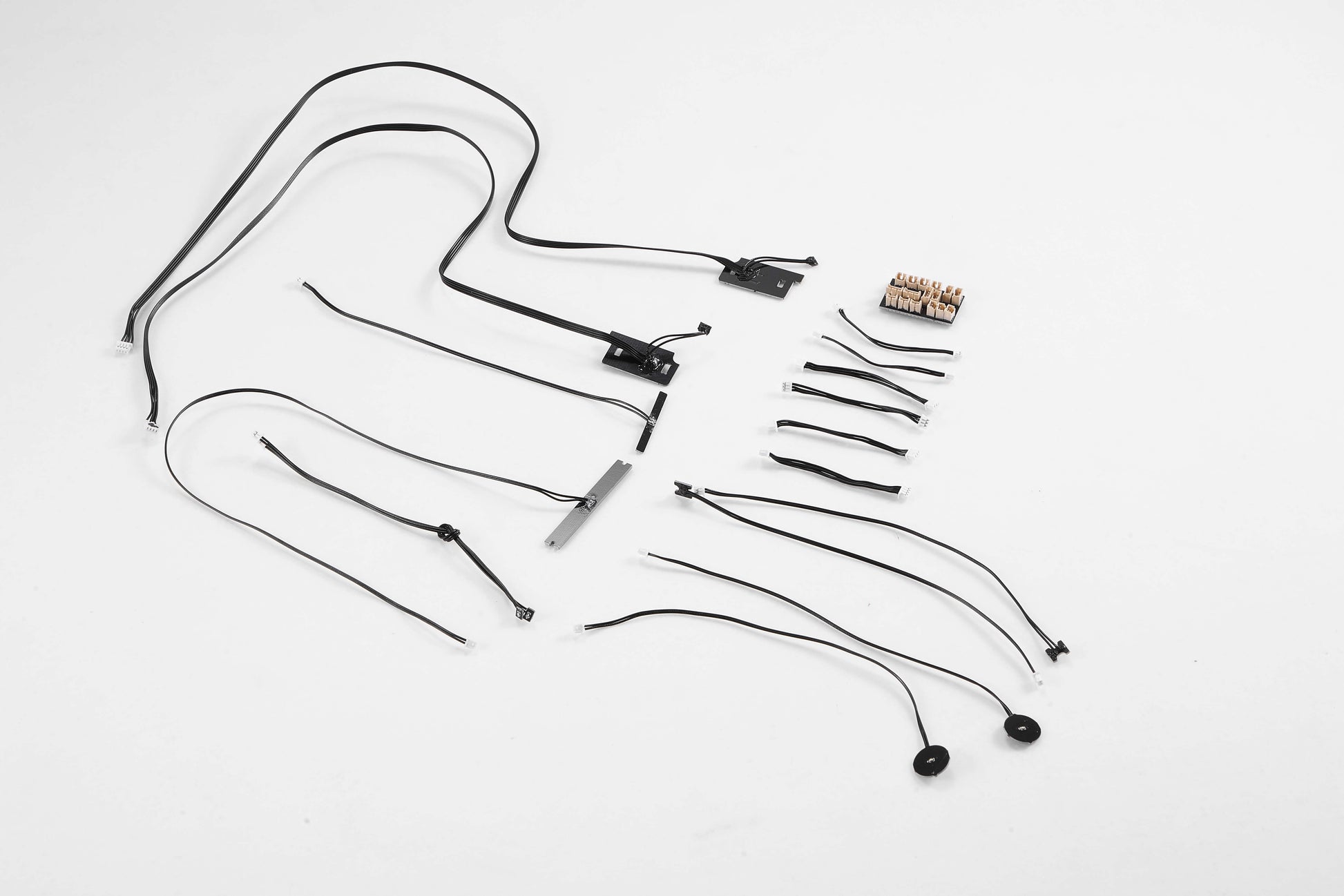 1:12 Hummer H1 light effect kit components including wires and connectors.