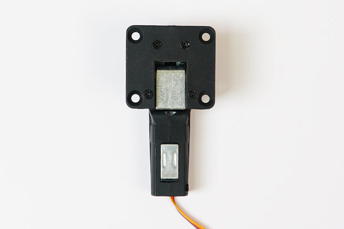 E-retract mechanism for RC models with actuator and connector