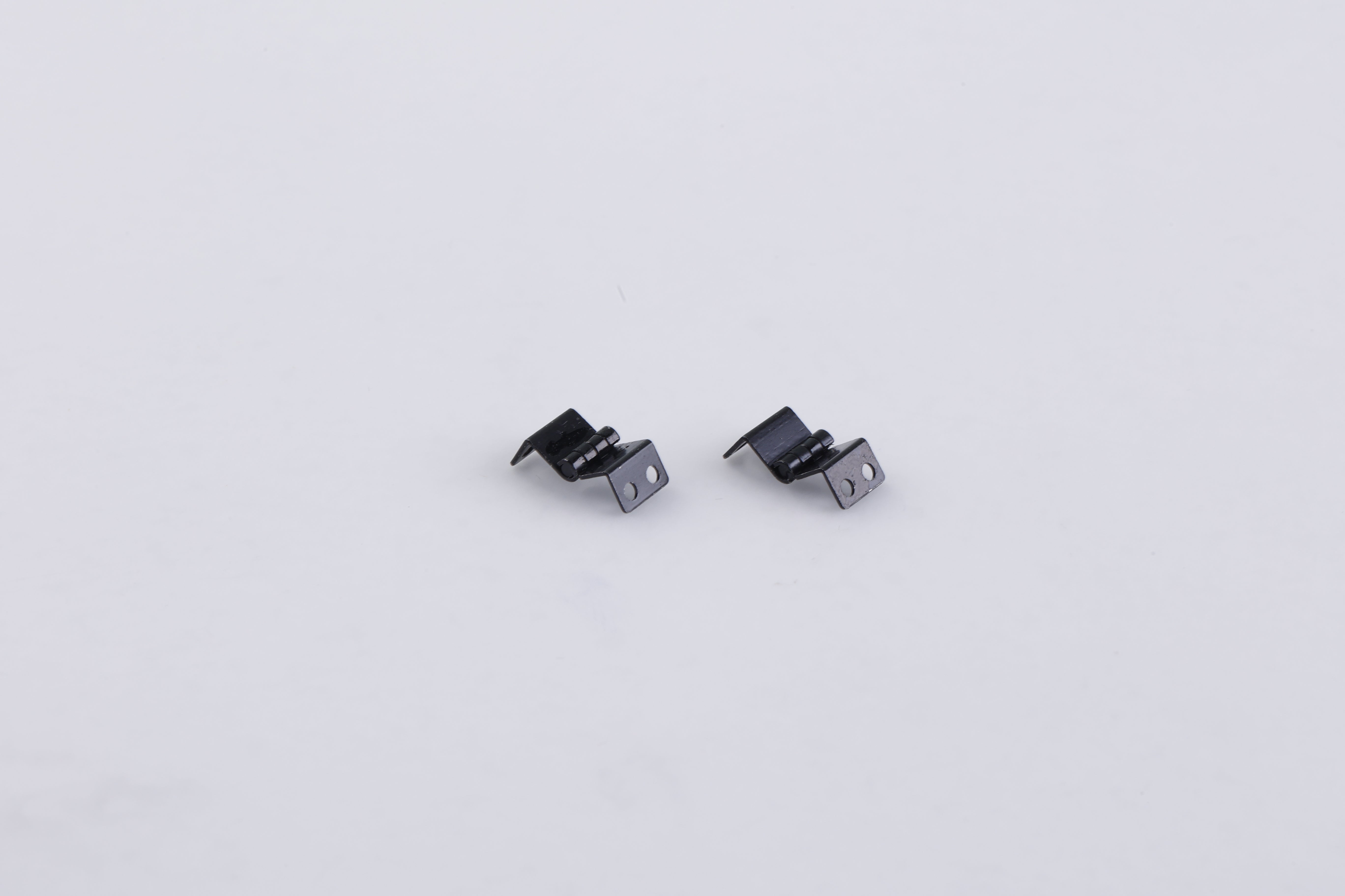 Apache 1:18 HOOD MOUNT SET, two black metal hinged brackets.