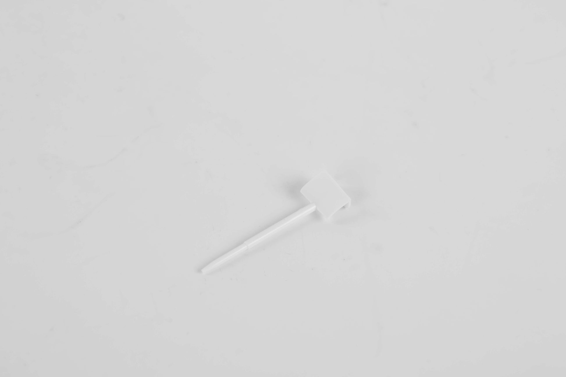 White connector pin for RC models with square head and long shaft