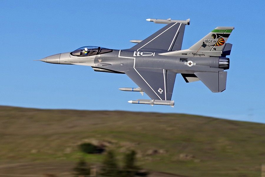FMS 70mm F-16C Fighting Falcon PNP jet in flight, USAF camouflage, missiles